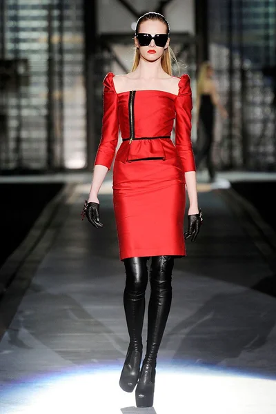 Look 27